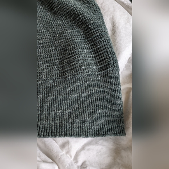 Men's J Crew 100% cotton knit sweater - Picture 2 of 9